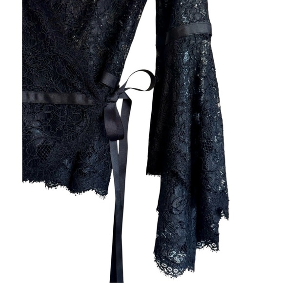 Rare Vintage Diane von Furstenberg Black Lace Wrap Top Bell Sleeves Holiday 4 - Picture 10 of 10